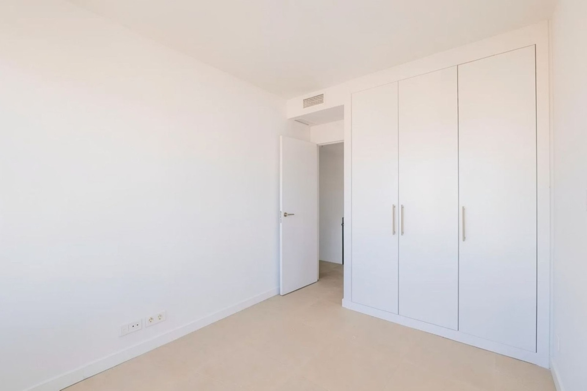 Resale - Villa - Estepona - Estepona Centro