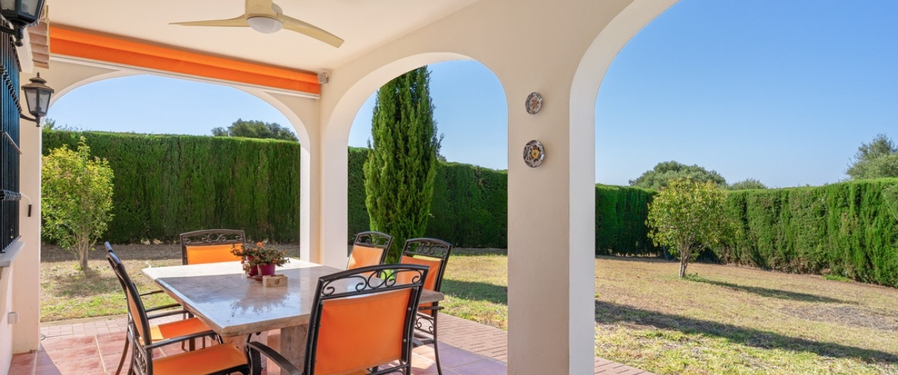 Resale - Villa - Estepona - Estepona Centro