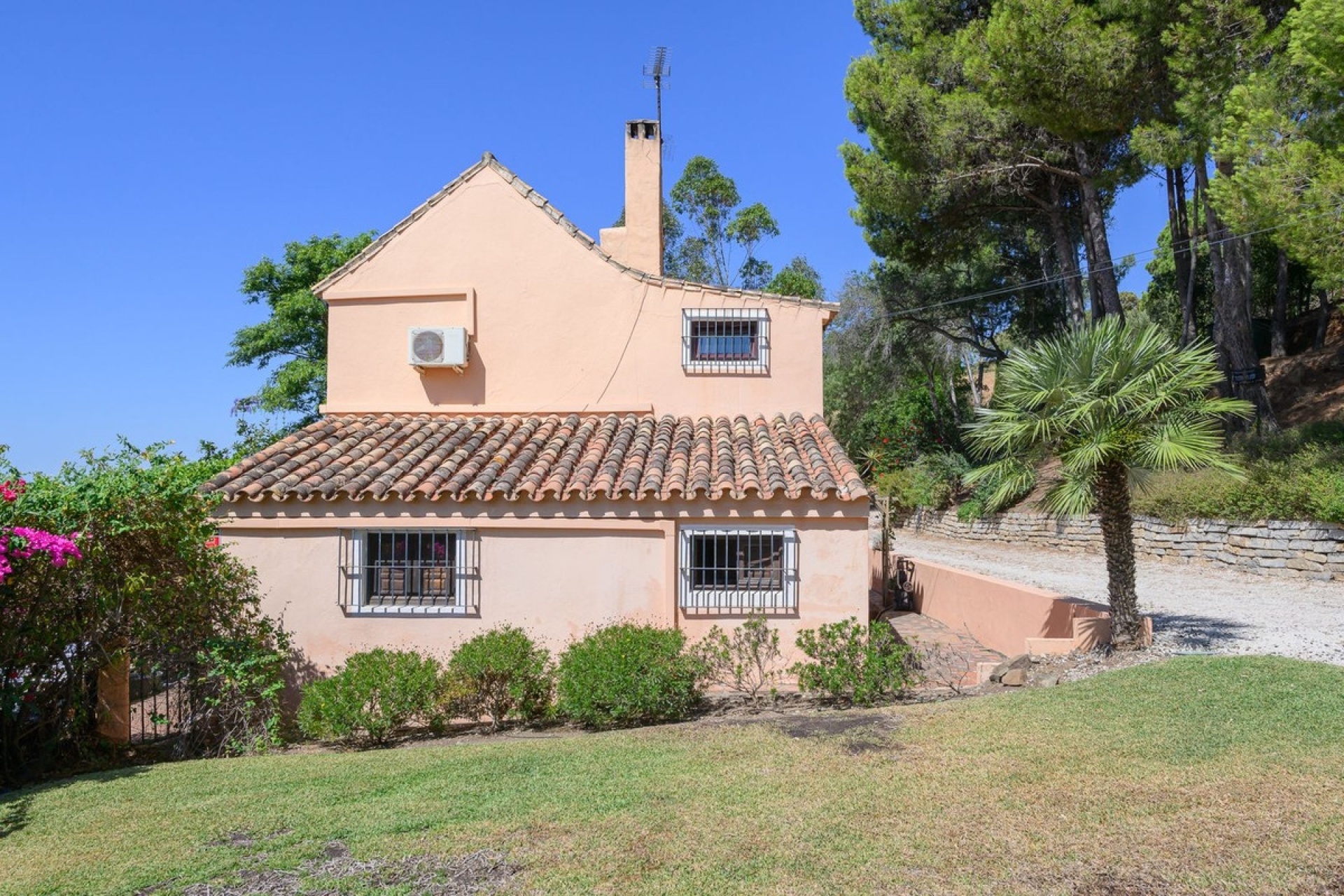 Resale - Villa - Estepona - Estepona Centro