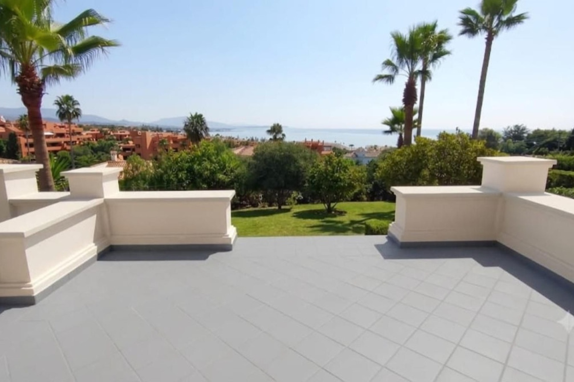 Resale - Villa - Estepona - Estepona Centro