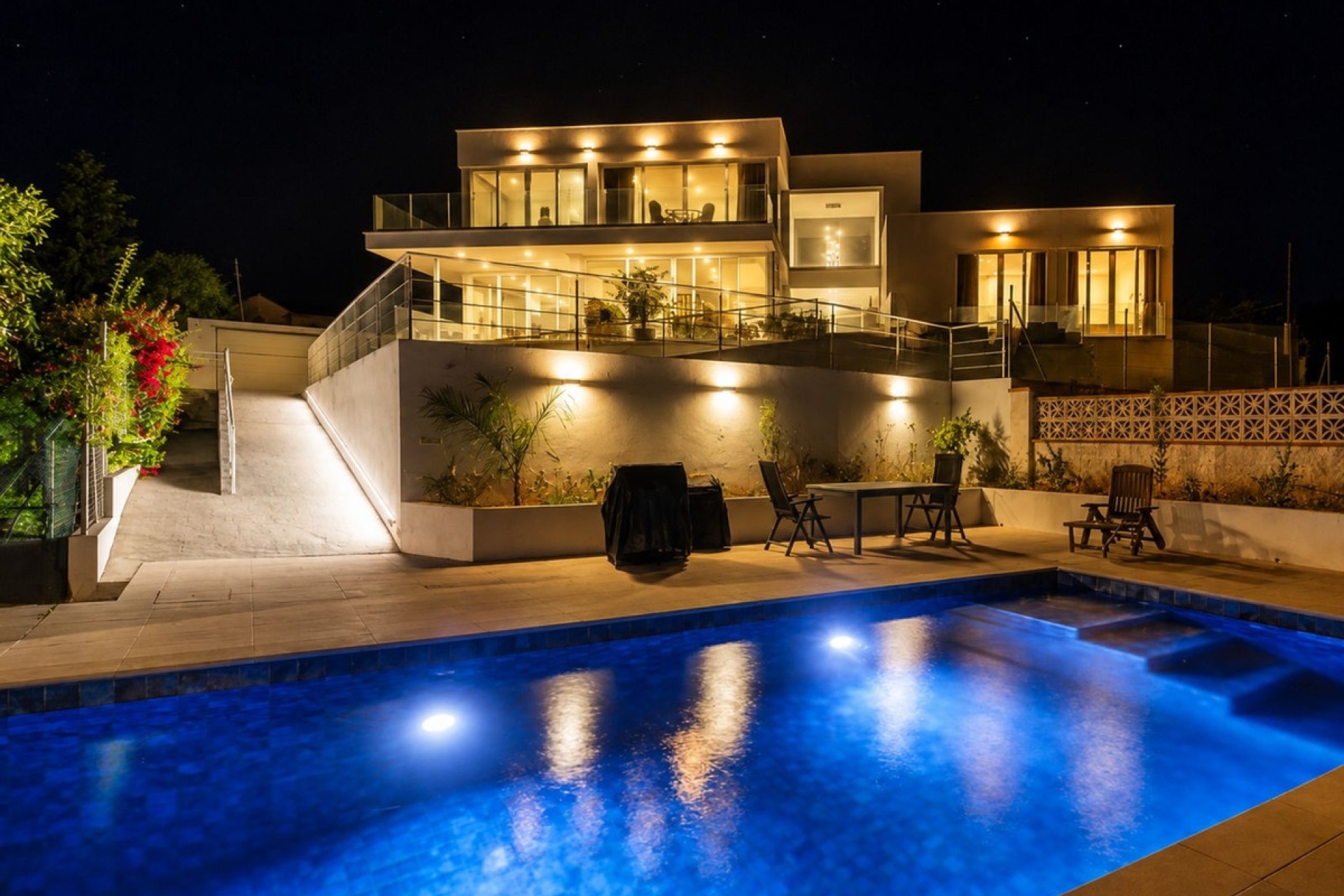 Resale - Villa - Estepona - Estepona Centro