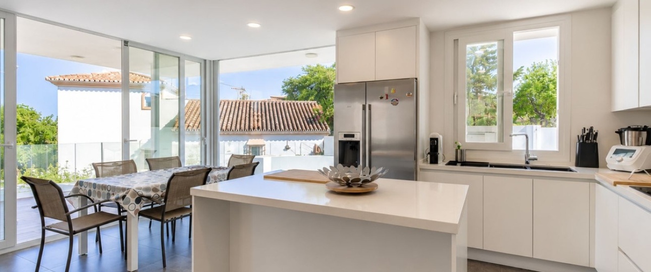 Resale - Villa - Estepona - Estepona Centro