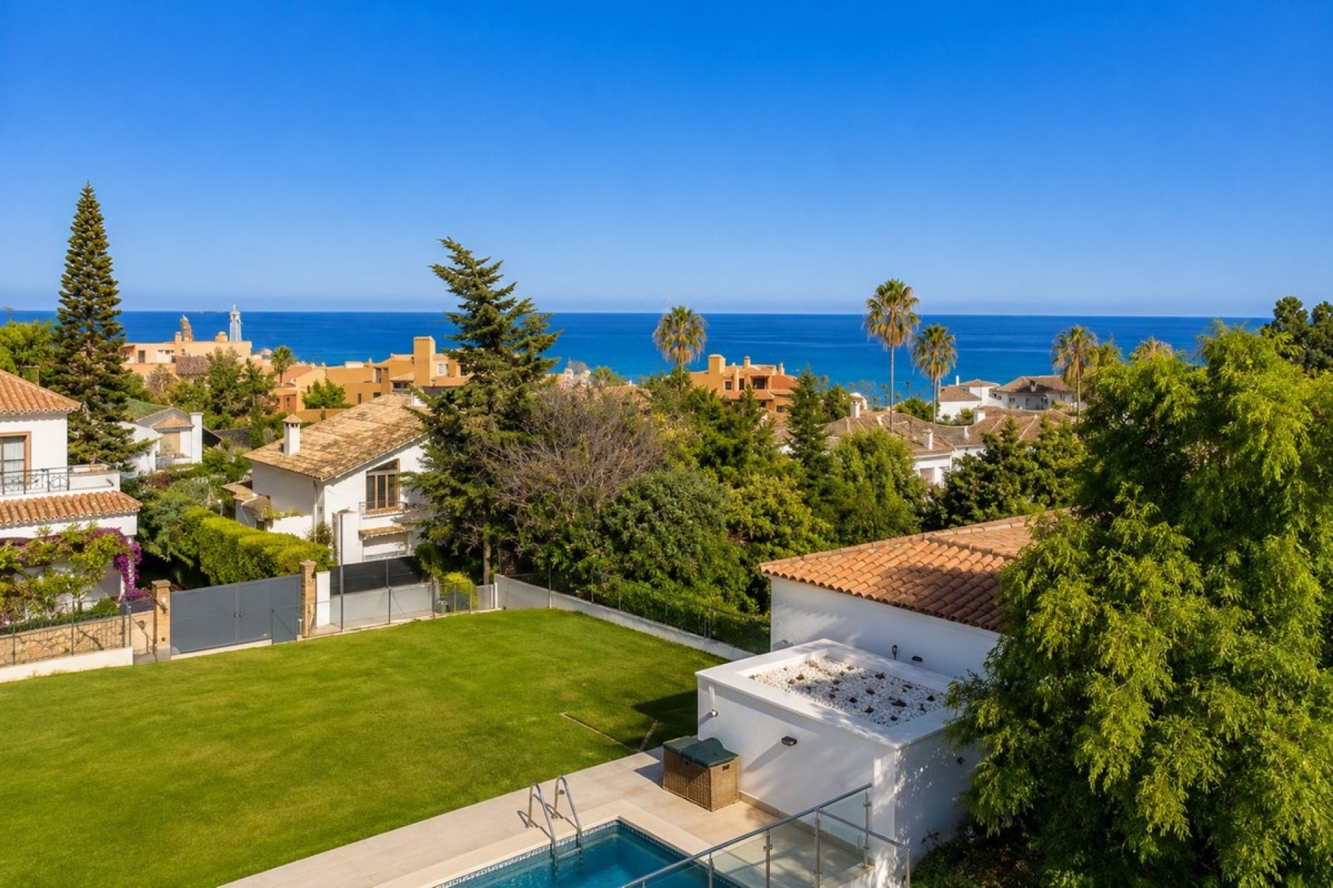 Resale - Villa - Estepona - Estepona Centro