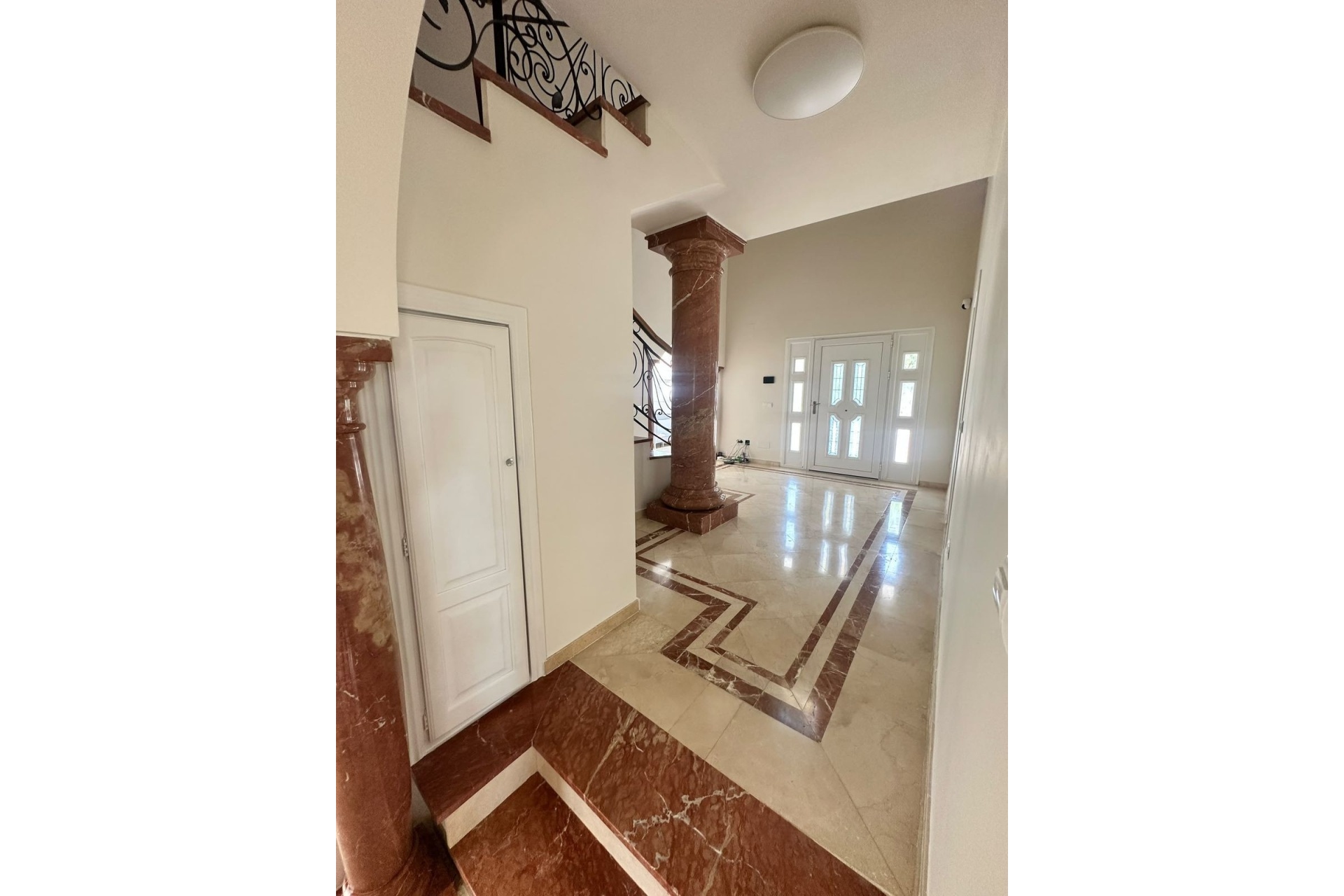 Resale - Villa - Estepona - Estepona Centro