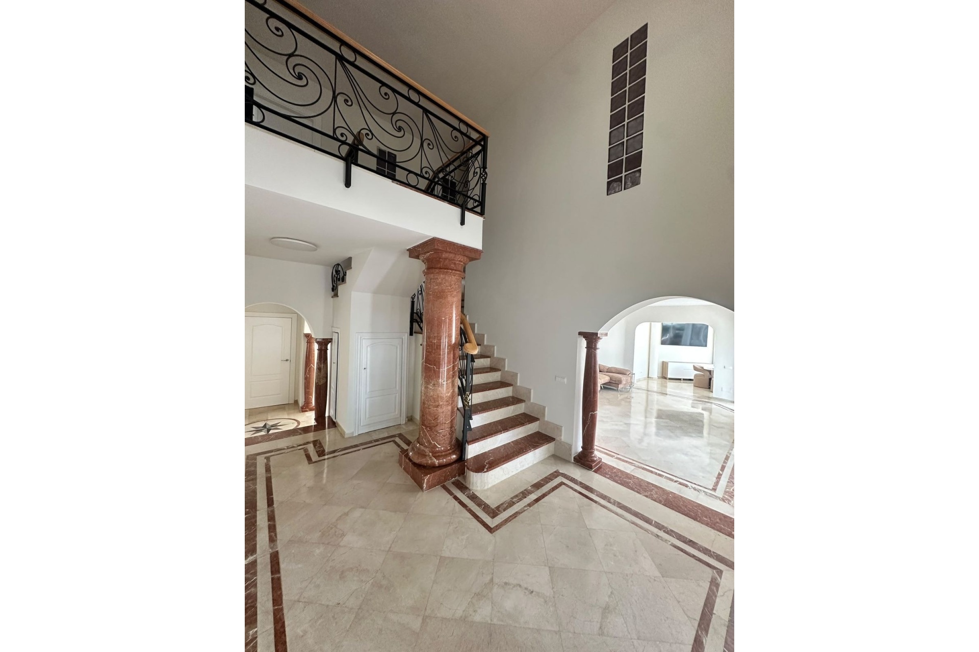 Resale - Villa - Estepona - Estepona Centro