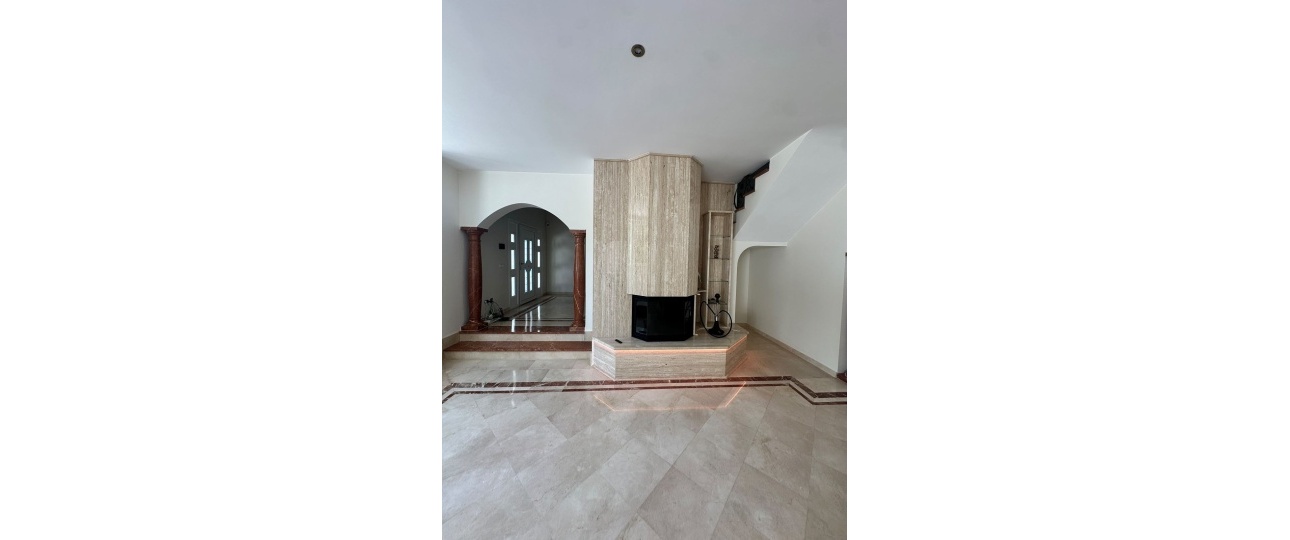 Resale - Villa - Estepona - Estepona Centro