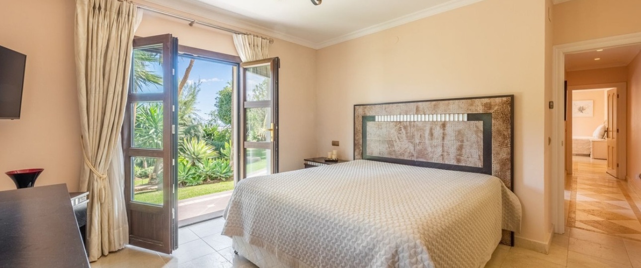 Resale - Villa - Estepona - Estepona Centro