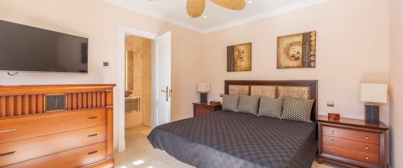 Resale - Villa - Estepona - Estepona Centro