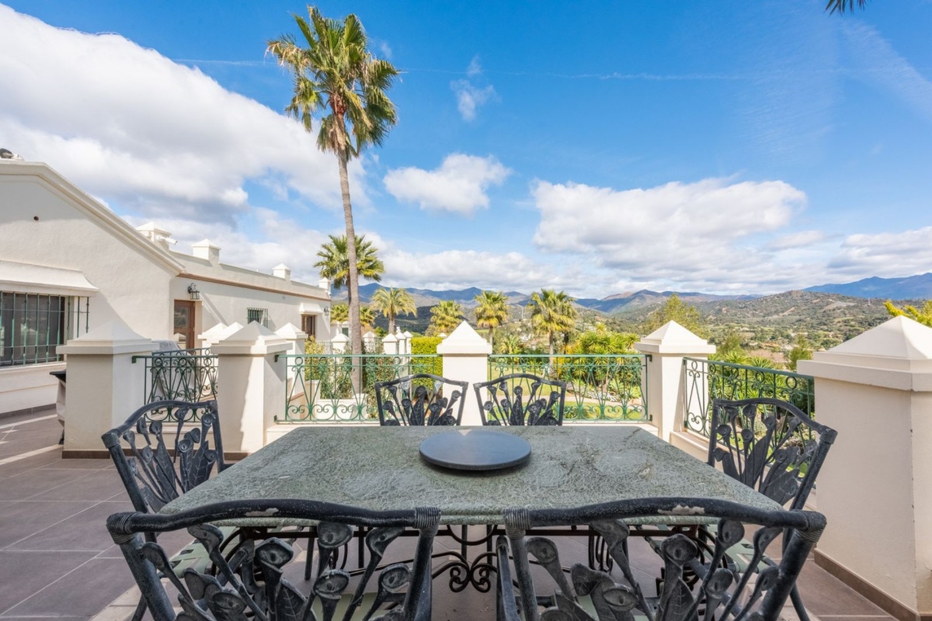 Resale - Villa - Estepona - Estepona Centro