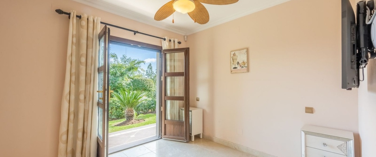 Resale - Villa - Estepona - Estepona Centro