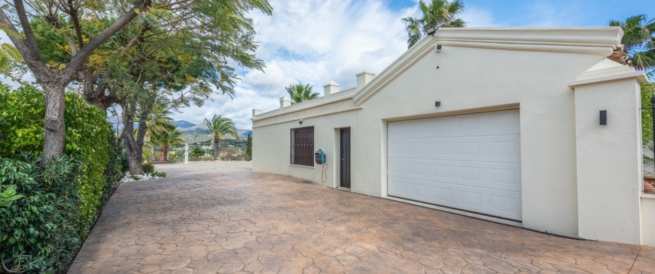 Resale - Villa - Estepona - Estepona Centro