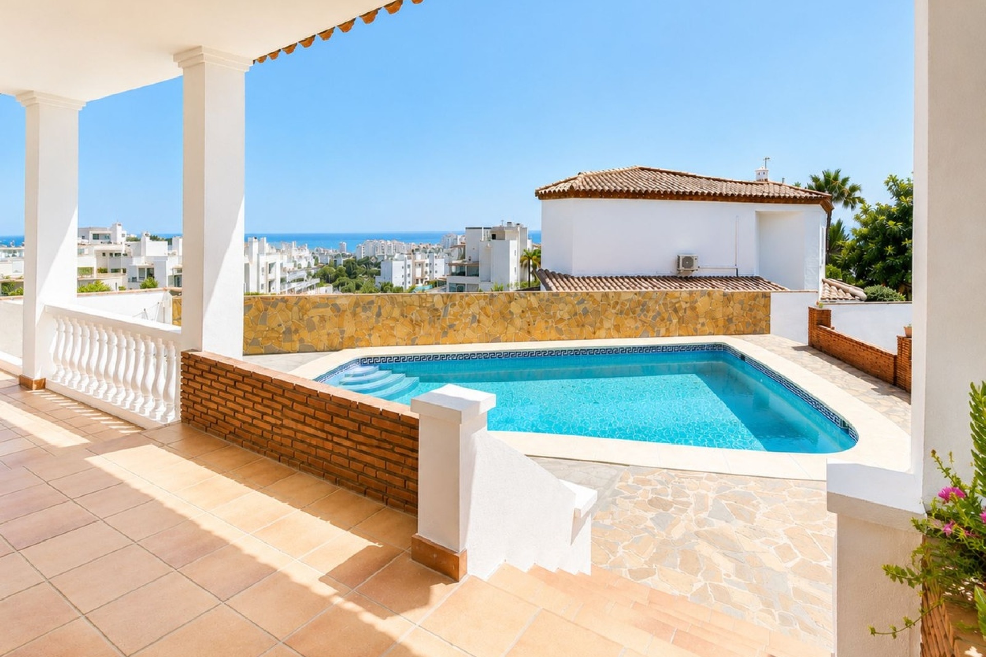 Resale - Villa - Estepona - Estepona Centro