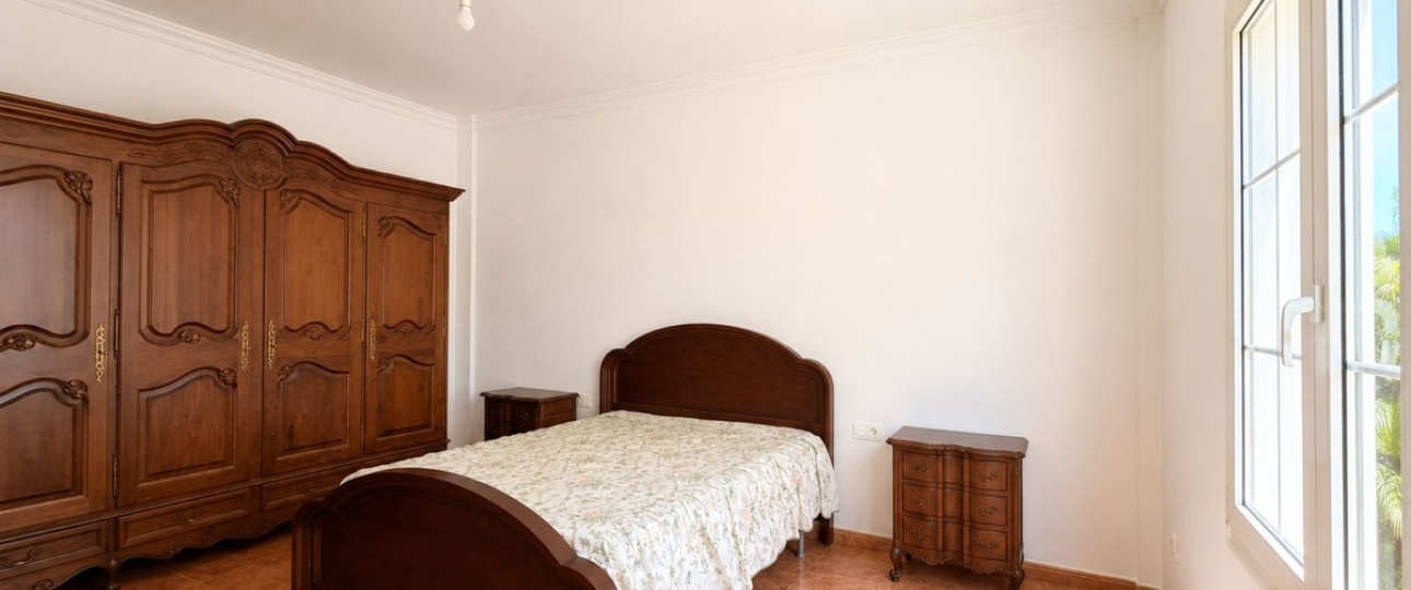 Resale - Villa - Estepona - Estepona Centro