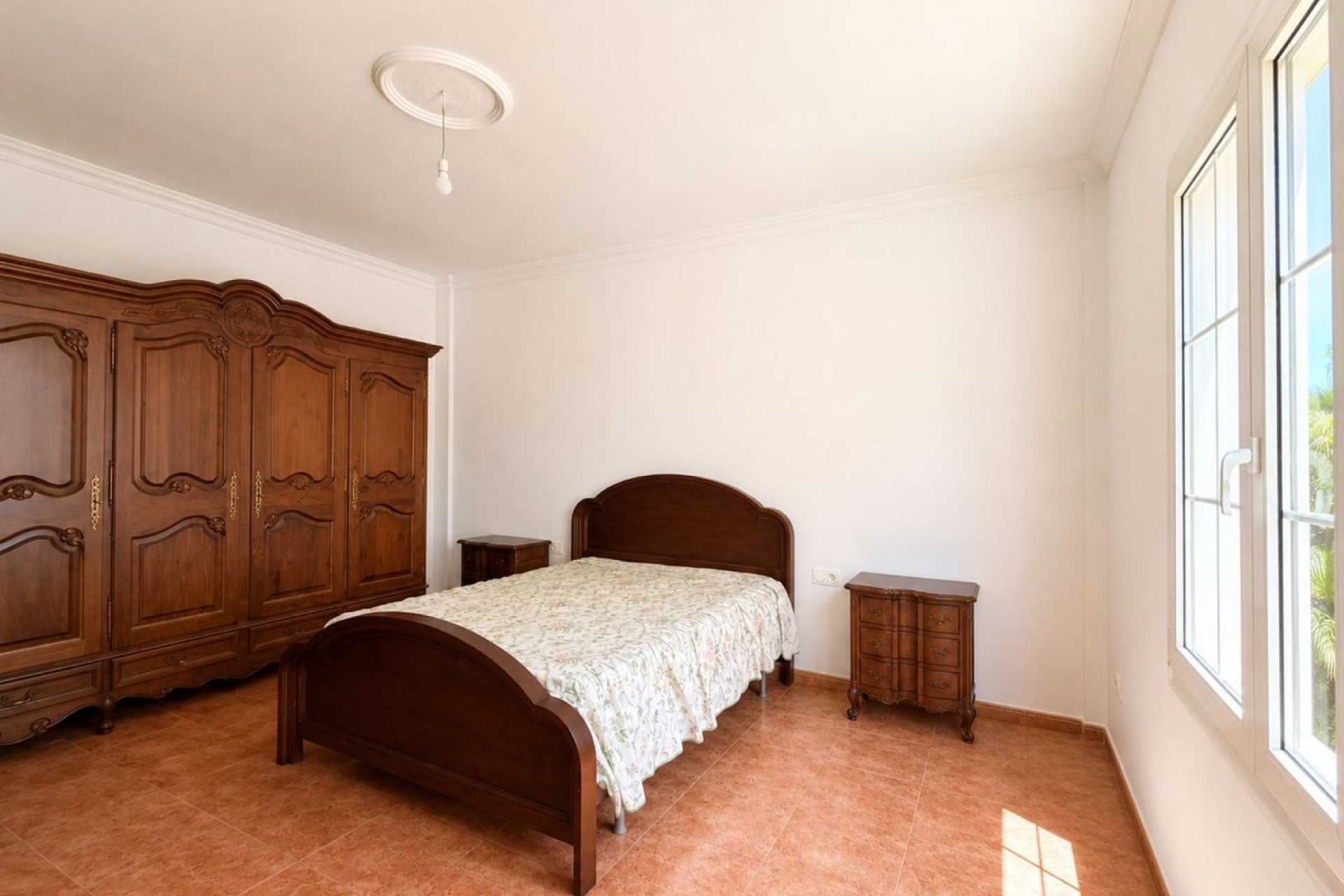 Resale - Villa - Estepona - Estepona Centro
