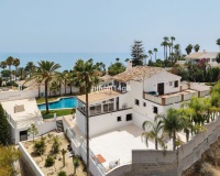 Resale - Villa - Estepona - Estepona Centro