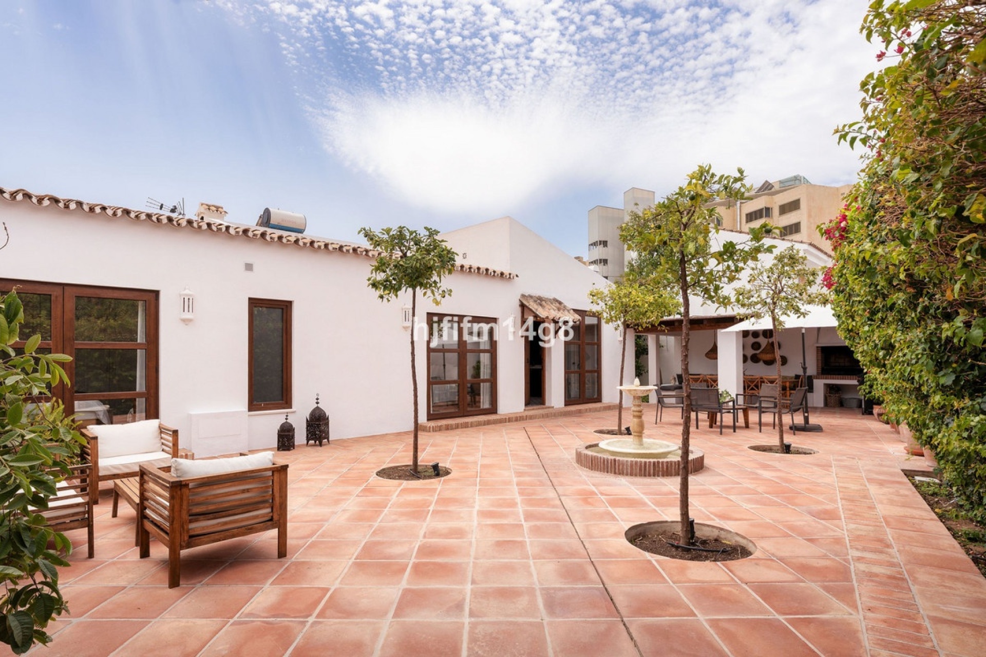 Resale - Villa - Estepona - Estepona Centro