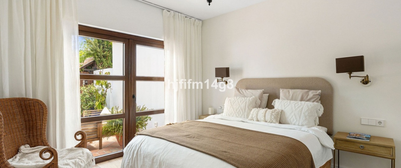 Resale - Villa - Estepona - Estepona Centro