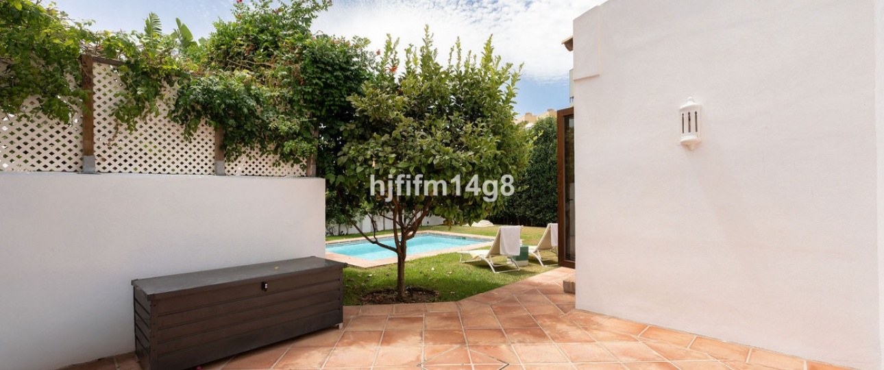 Resale - Villa - Estepona - Estepona Centro