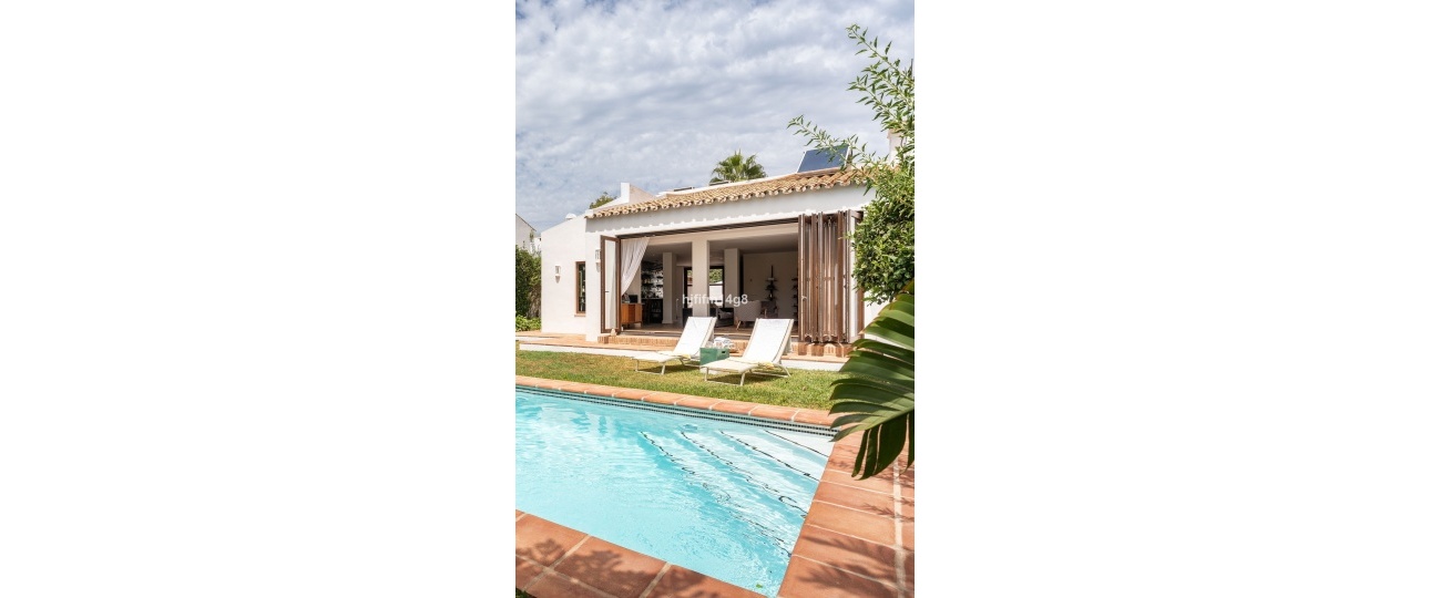 Resale - Villa - Estepona - Estepona Centro