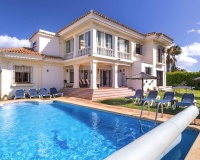 Resale - Villa - Estepona - Estepona Centro