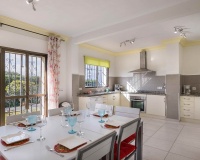 Resale - Villa - Estepona - Estepona Centro