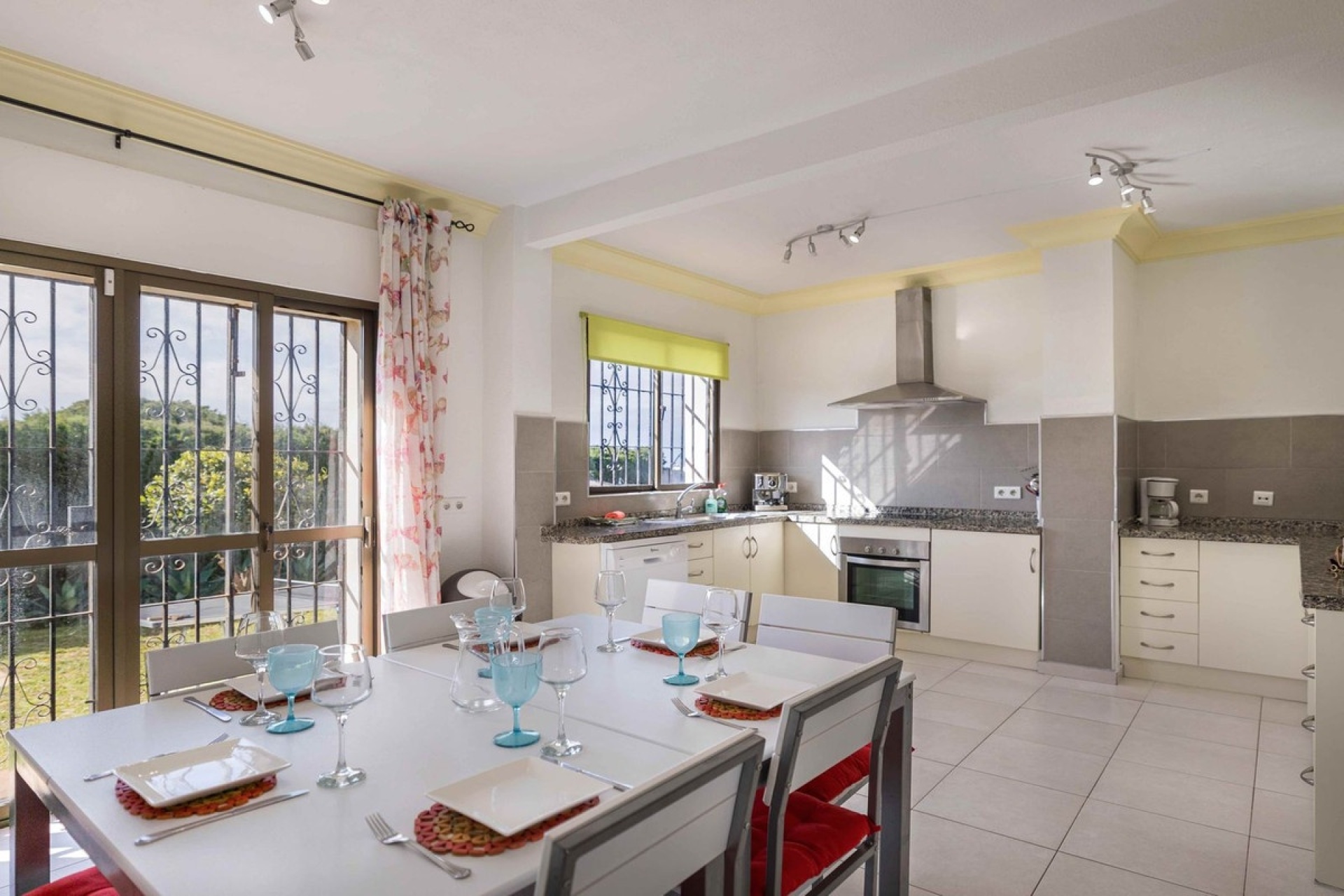 Resale - Villa - Estepona - Estepona Centro