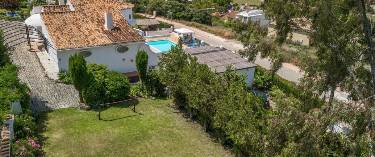 Resale - Villa - Estepona - Estepona Centro