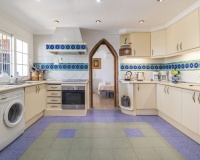 Resale - Villa - Estepona - Estepona Centro