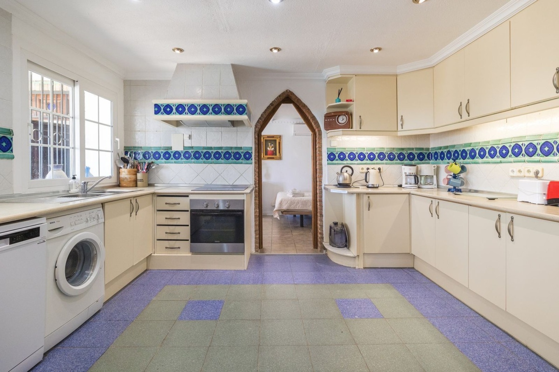 Resale - Villa - Estepona - Estepona Centro