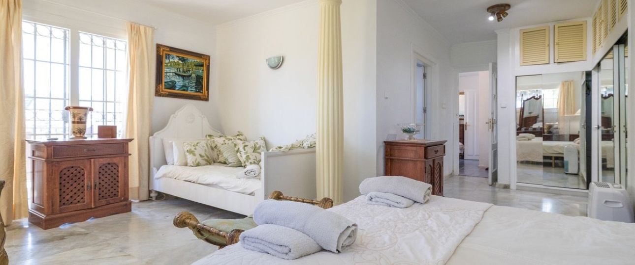 Resale - Villa - Estepona - Estepona Centro