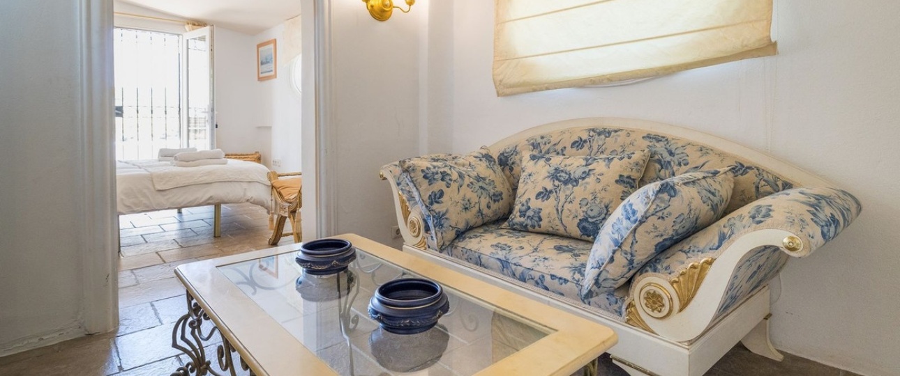 Resale - Villa - Estepona - Estepona Centro