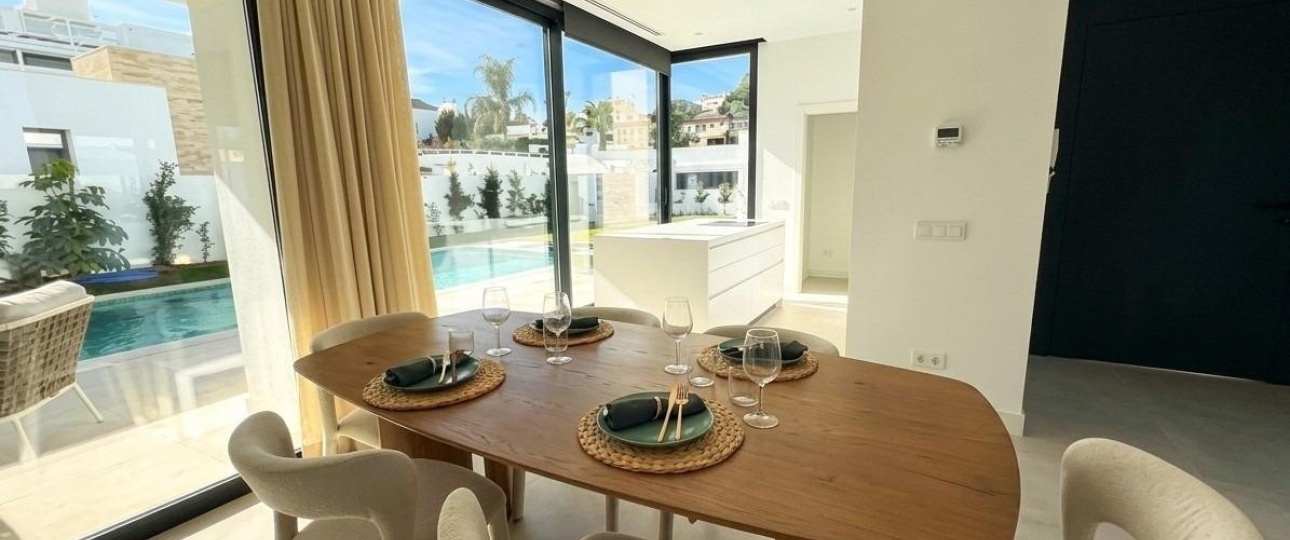 Resale - Villa - Estepona - Estepona Centro