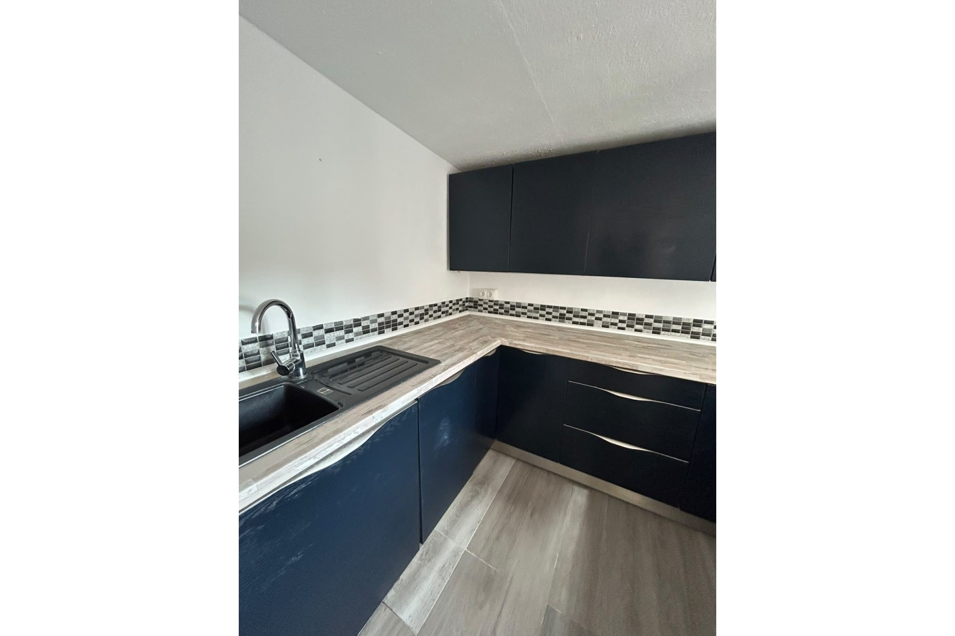 Resale - Villa - Estepona - Estepona Centro