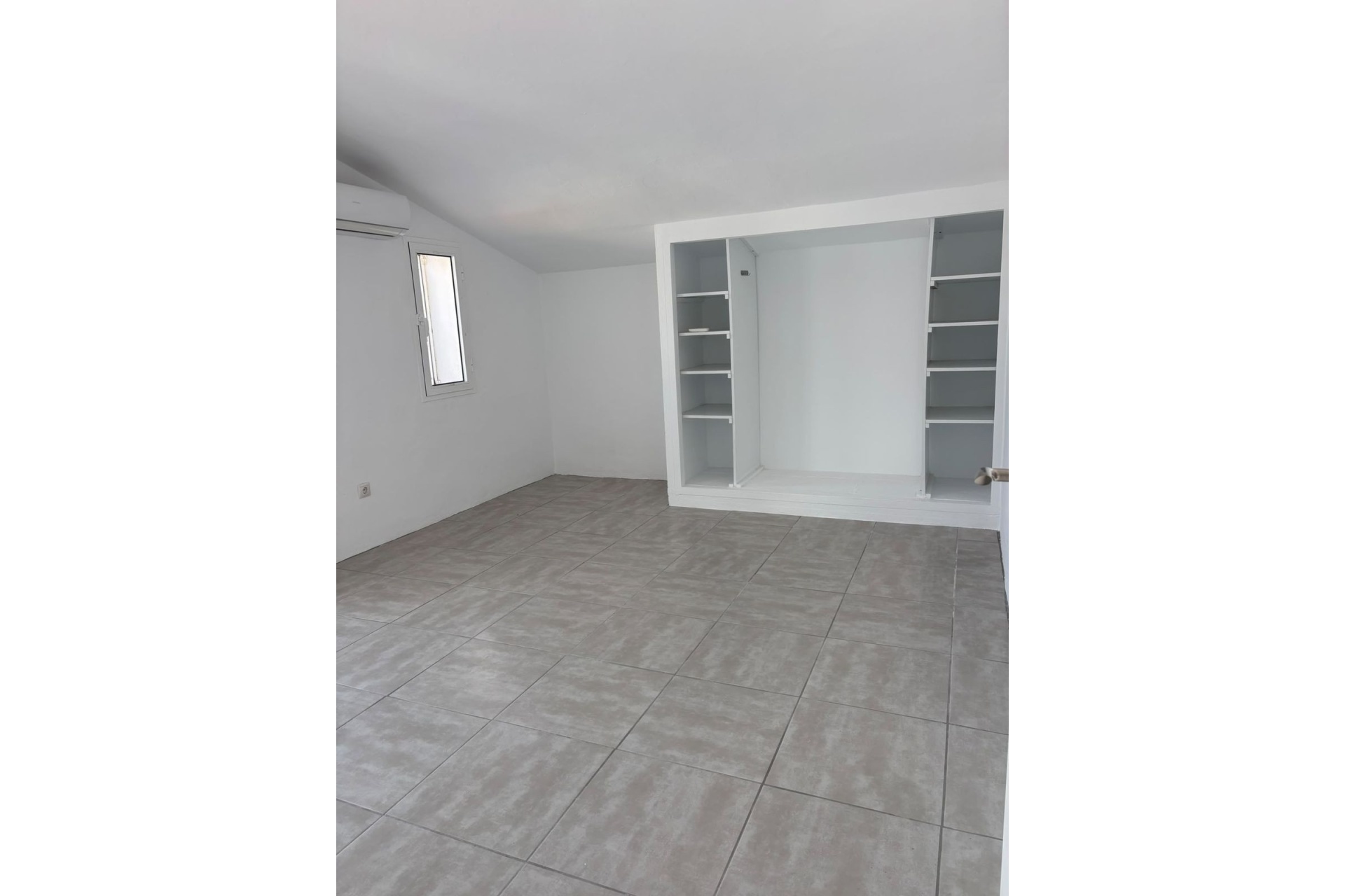 Resale - Villa - Estepona - Estepona Centro