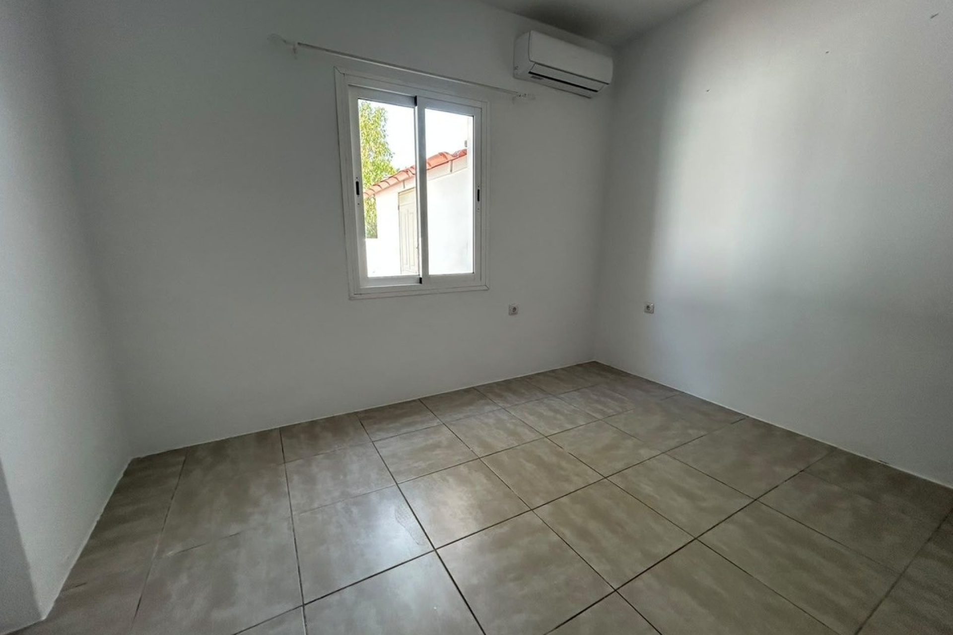 Resale - Villa - Estepona - Estepona Centro