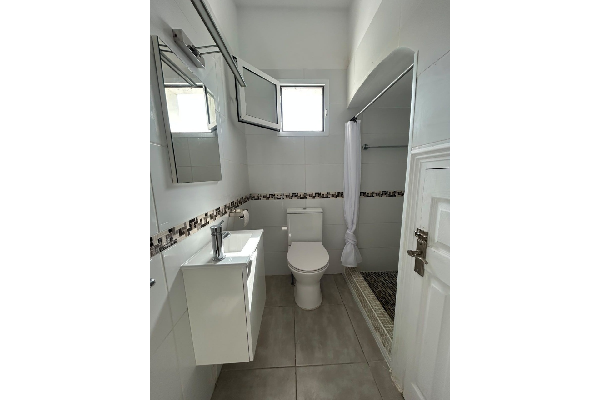 Resale - Villa - Estepona - Estepona Centro