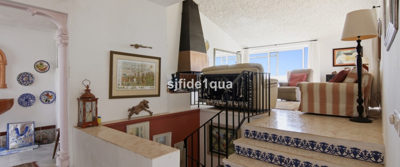 Resale - Villa - Estepona - Estepona Centro