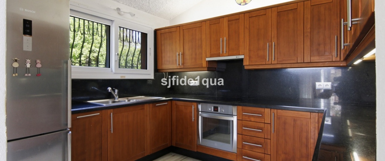 Resale - Villa - Estepona - Estepona Centro