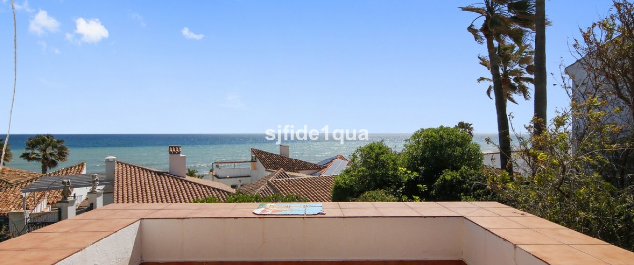 Resale - Villa - Estepona - Estepona Centro