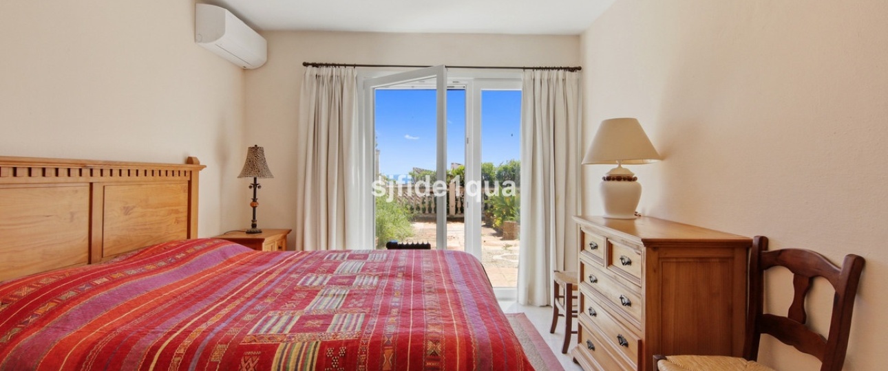 Resale - Villa - Estepona - Estepona Centro