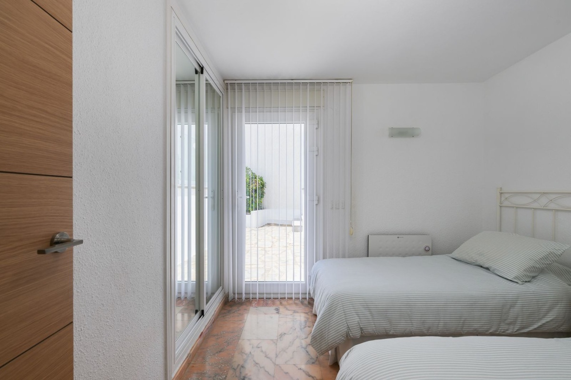 Resale - Villa - Estepona - Estepona Centro