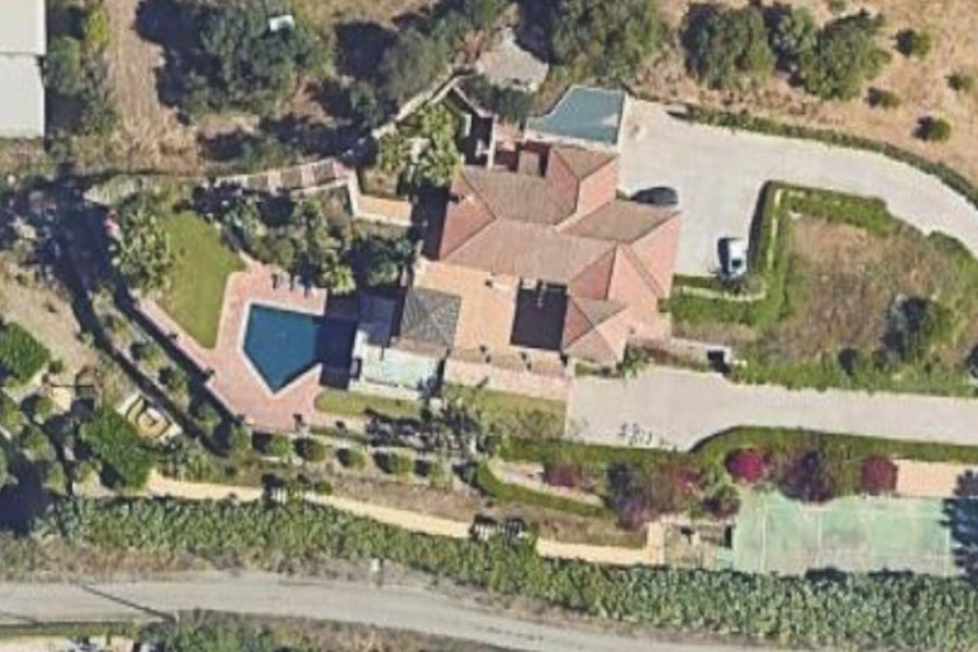Resale - Villa - Estepona - Estepona Centro