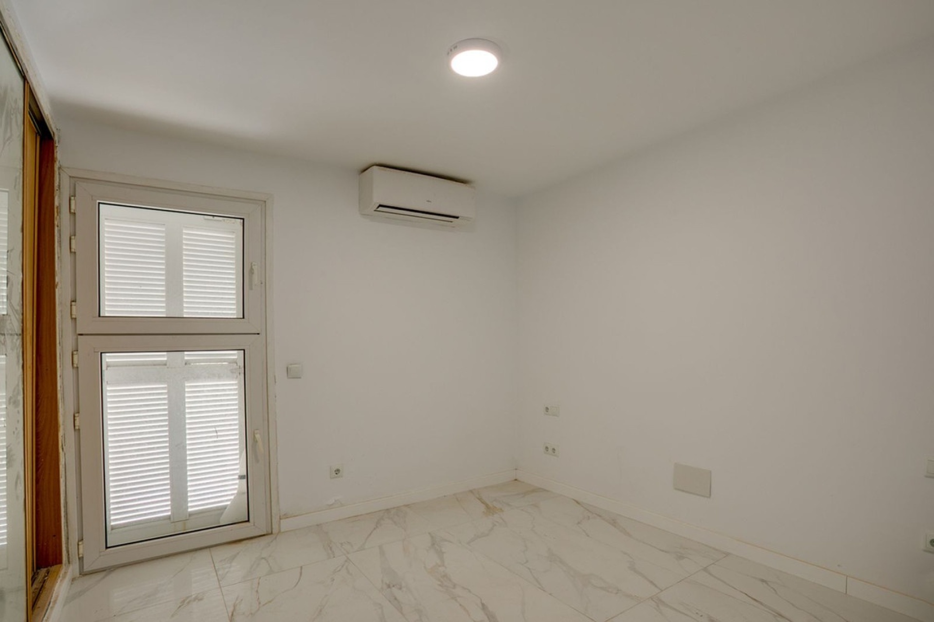 Resale - Villa - Estepona - Estepona Centro