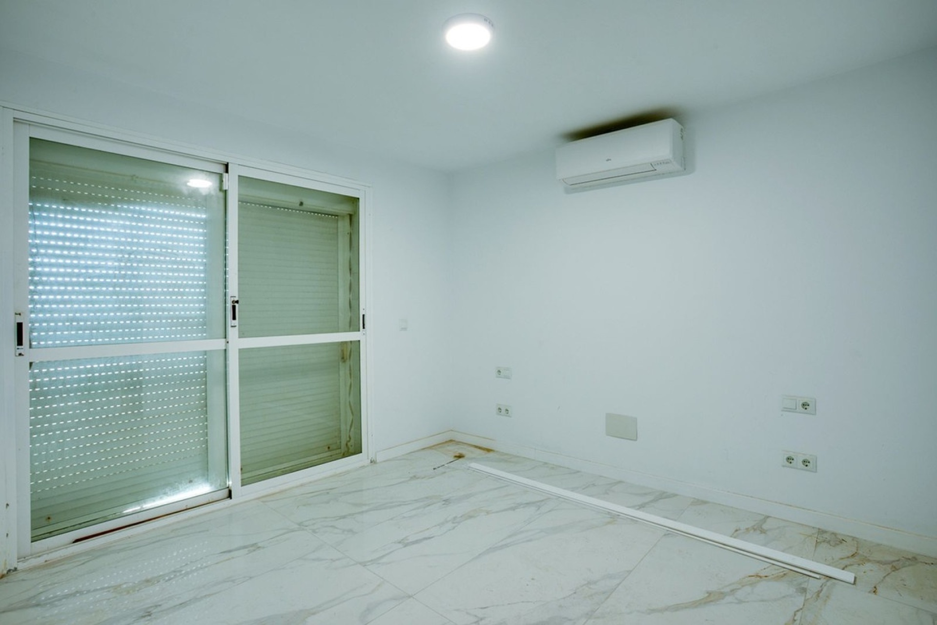 Resale - Villa - Estepona - Estepona Centro