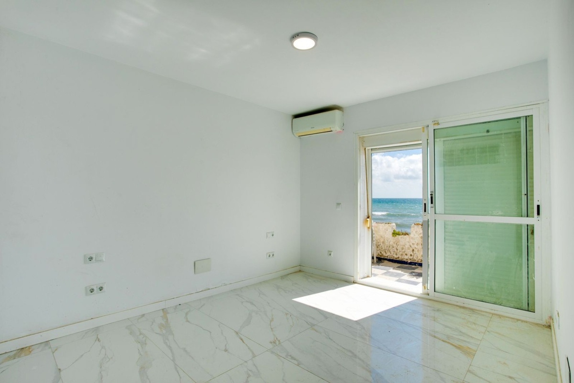 Resale - Villa - Estepona - Estepona Centro