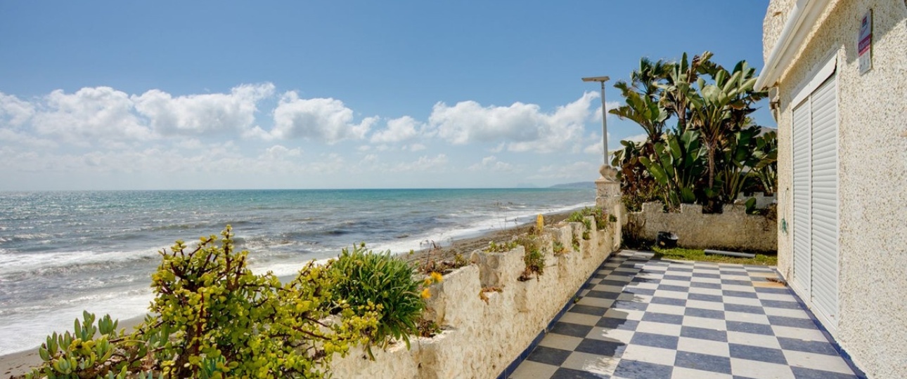 Resale - Villa - Estepona - Estepona Centro