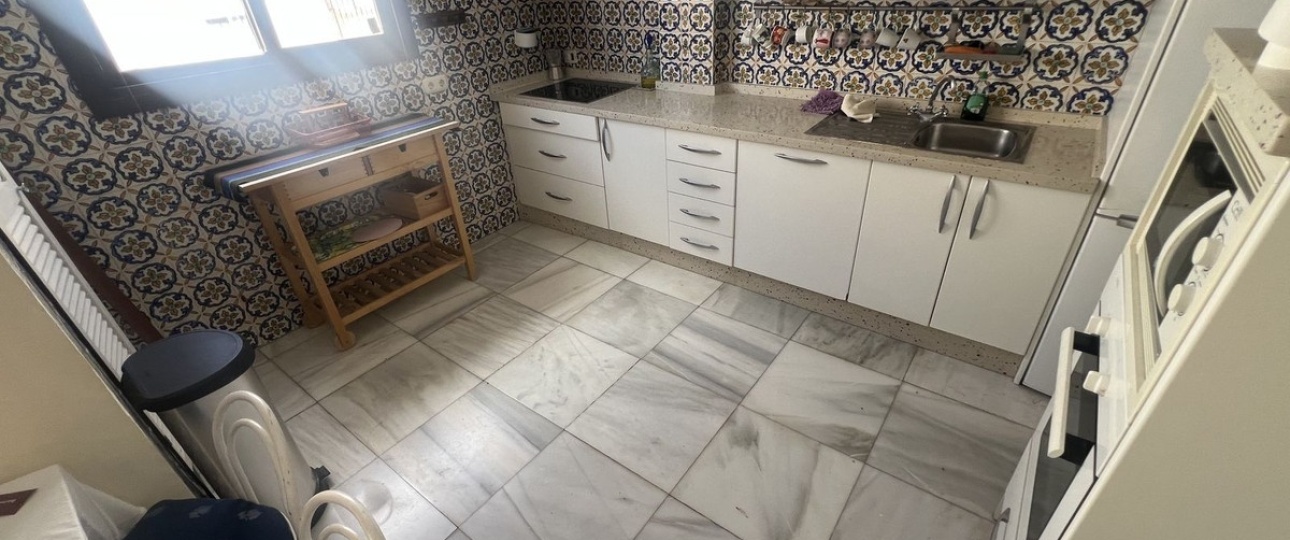 Resale - Villa - Estepona - Estepona Centro