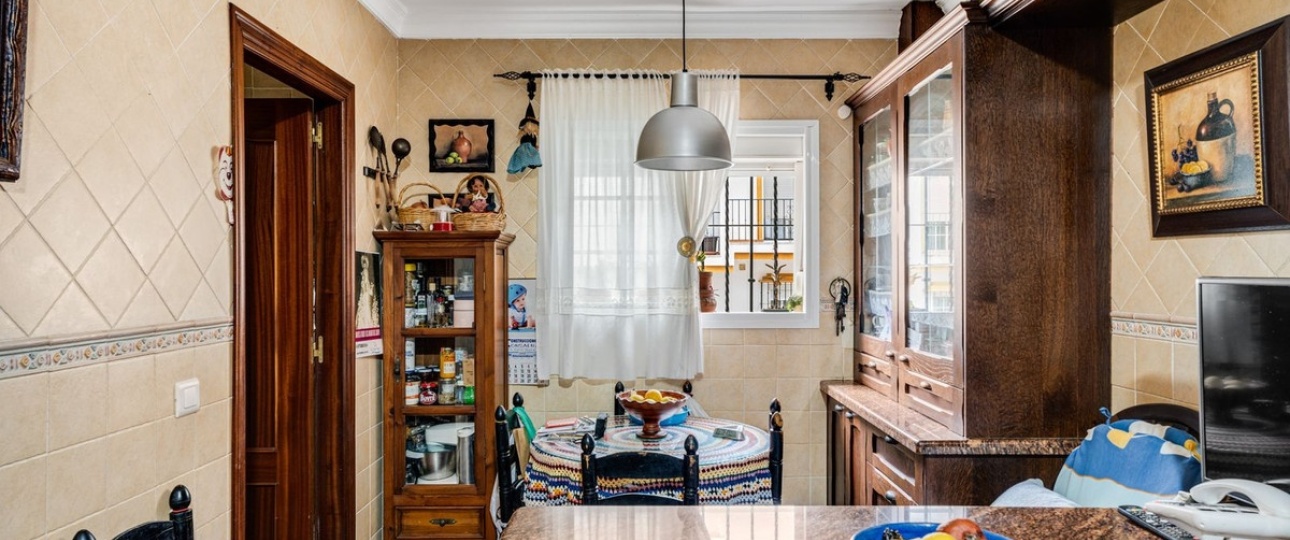 Resale - Villa - Estepona - Estepona Centro