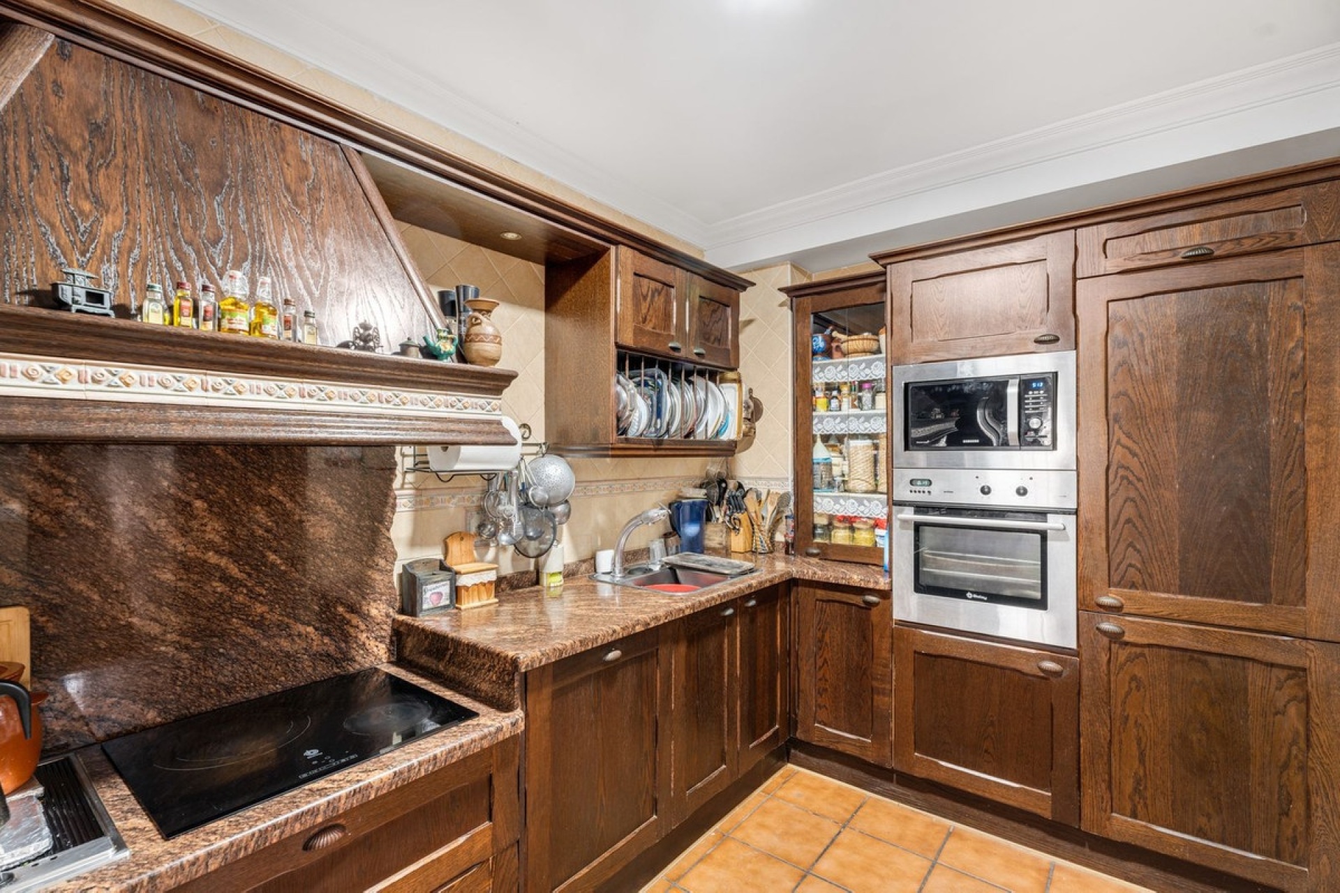 Resale - Villa - Estepona - Estepona Centro