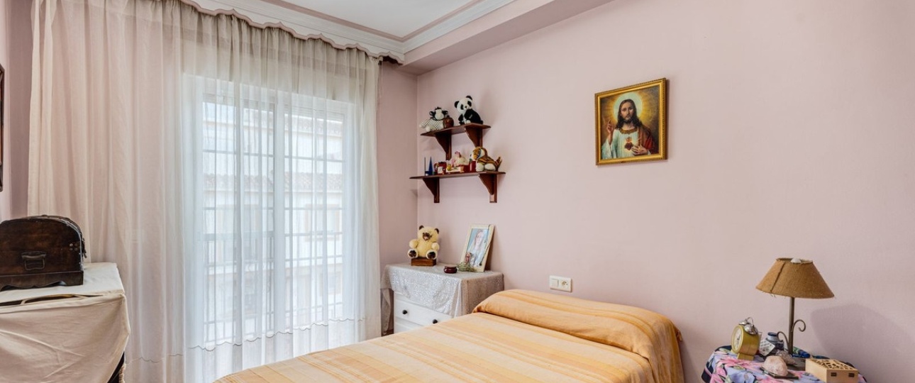 Resale - Villa - Estepona - Estepona Centro